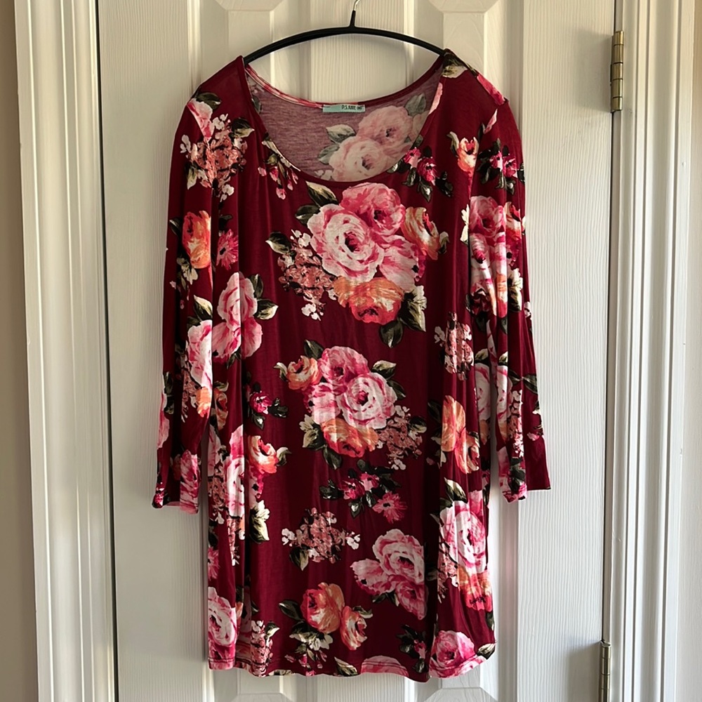 *NWOT* Boutique Flower Top- Medium